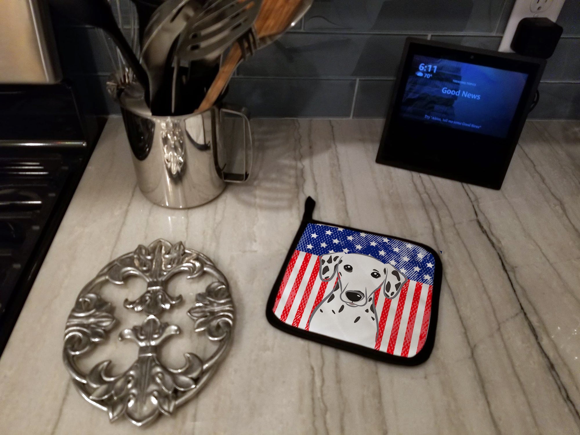 American Flag and Dalmatian Pot Holder Set of 2 Heat Resistant Quilted Hot Pads 7.5 x 7.5 Inch, Insulated Kitchen Trivets for Cooking & Baking