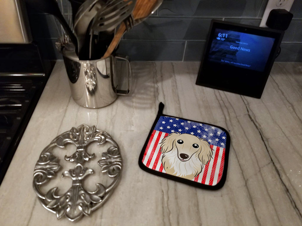 American Flag and Longhair Creme Dachshund Pot Holder Set of 2 Heat Resistant Quilted Hot Pads 7.5 x 7.5 Inch, Insulated Kitchen Trivets for Cooking & Baking