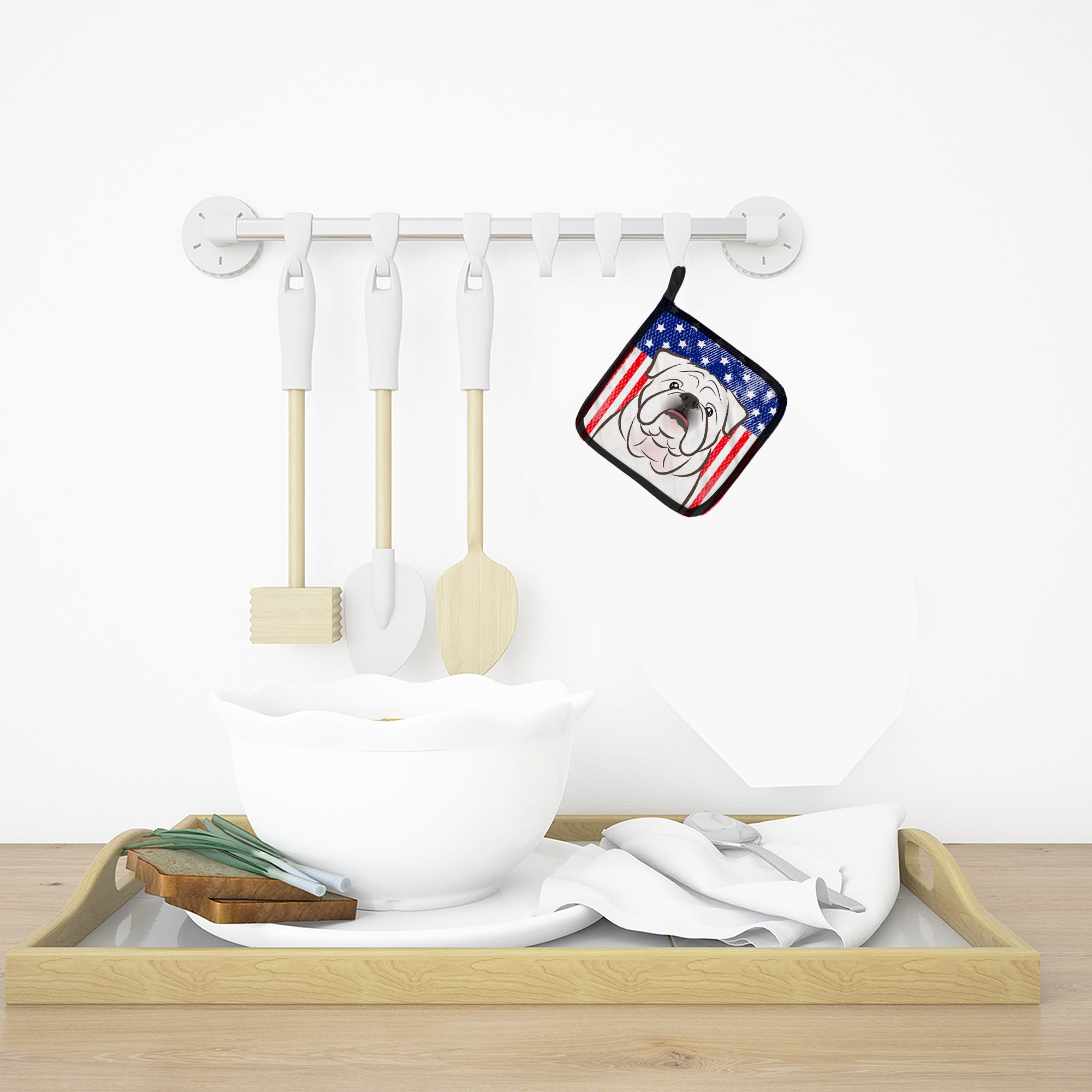 American Flag and White English Bulldog  Pot Holder Set of 2 Heat Resistant Quilted Hot Pads 7.5 x 7.5 Inch, Insulated Kitchen Trivets for Cooking & Baking