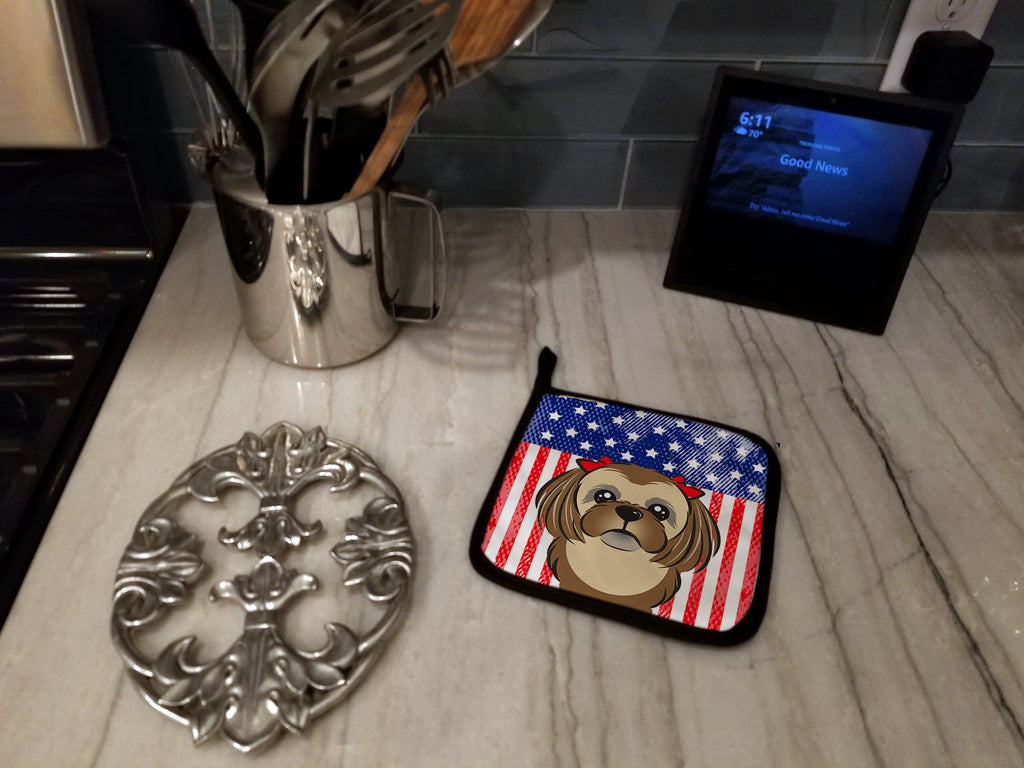 American Flag and Chocolate Brown Shih Tzu Pot Holder Set of 2 Heat Resistant Quilted Hot Pads 7.5 x 7.5 Inch, Insulated Kitchen Trivets for Cooking & Baking