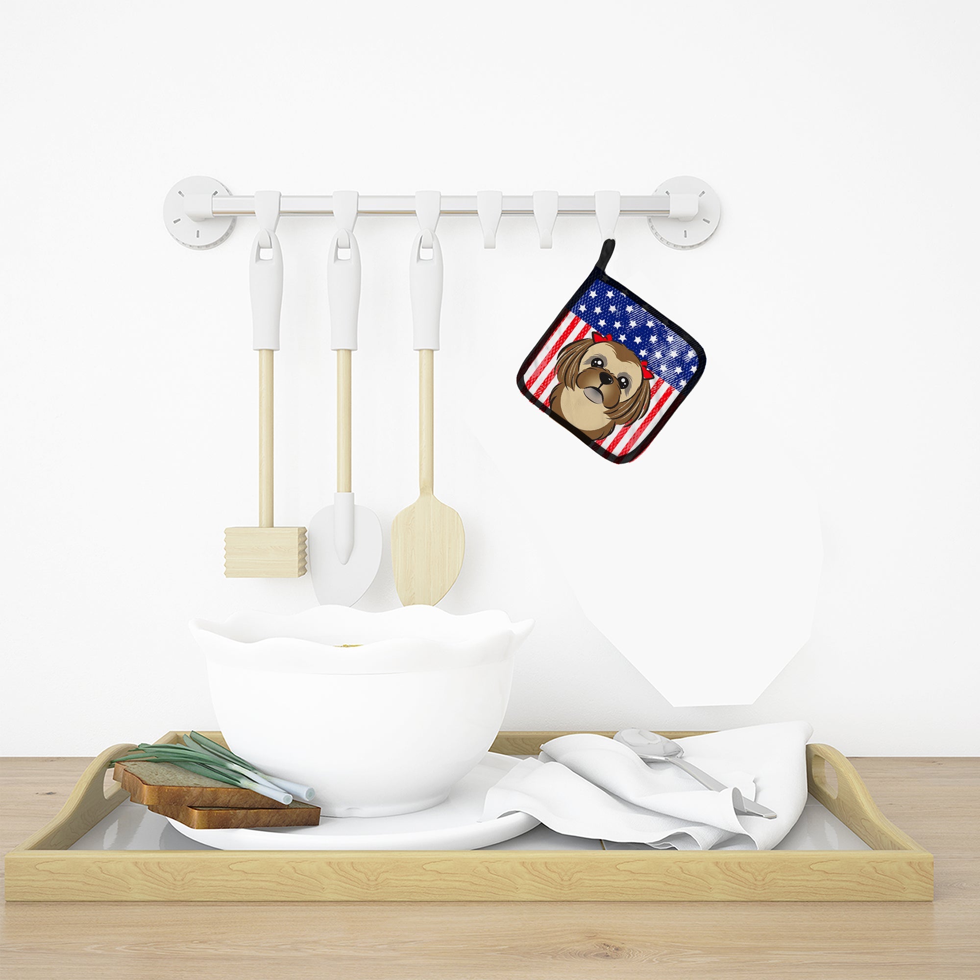 American Flag and Chocolate Brown Shih Tzu Pot Holder Set of 2 Heat Resistant Quilted Hot Pads 7.5 x 7.5 Inch, Insulated Kitchen Trivets for Cooking & Baking
