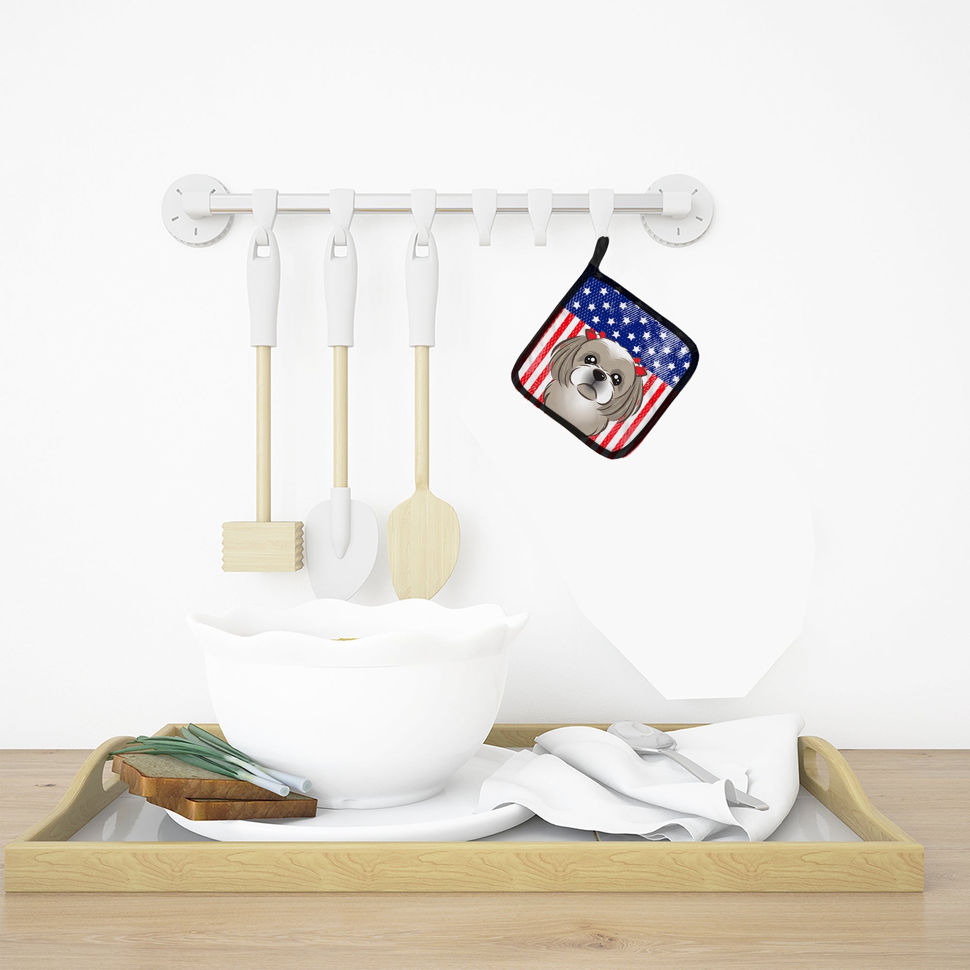 American Flag and Gray Silver Shih Tzu Pot Holder Set of 2 Heat Resistant Quilted Hot Pads 7.5 x 7.5 Inch, Insulated Kitchen Trivets for Cooking & Baking