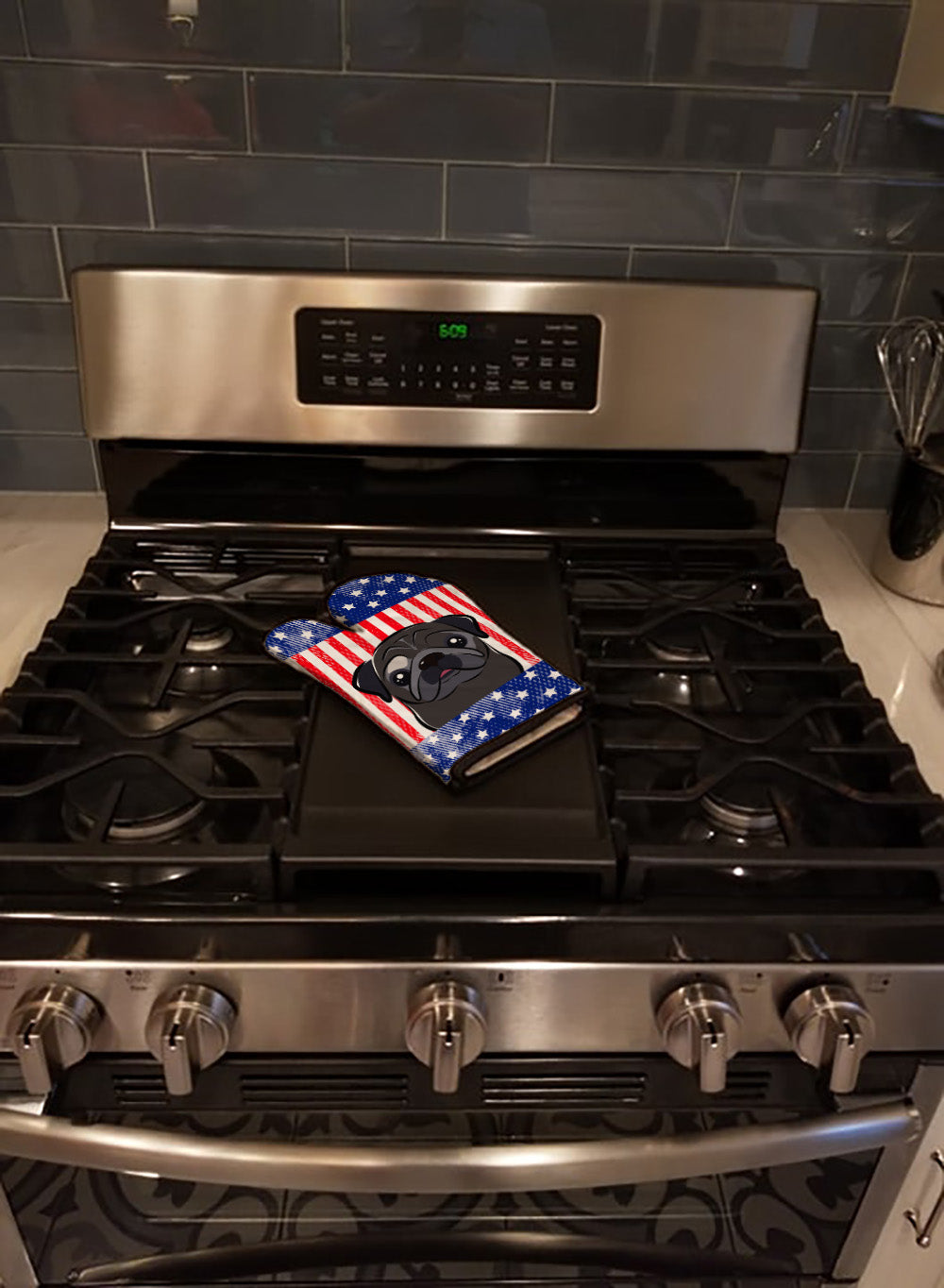 American Flag and Black Pug Oven Mitt Heat Resistant Thick Oven Mitt for Hot Pans and Oven, Kitchen Mitt Protect Hands, Cooking Baking Glove