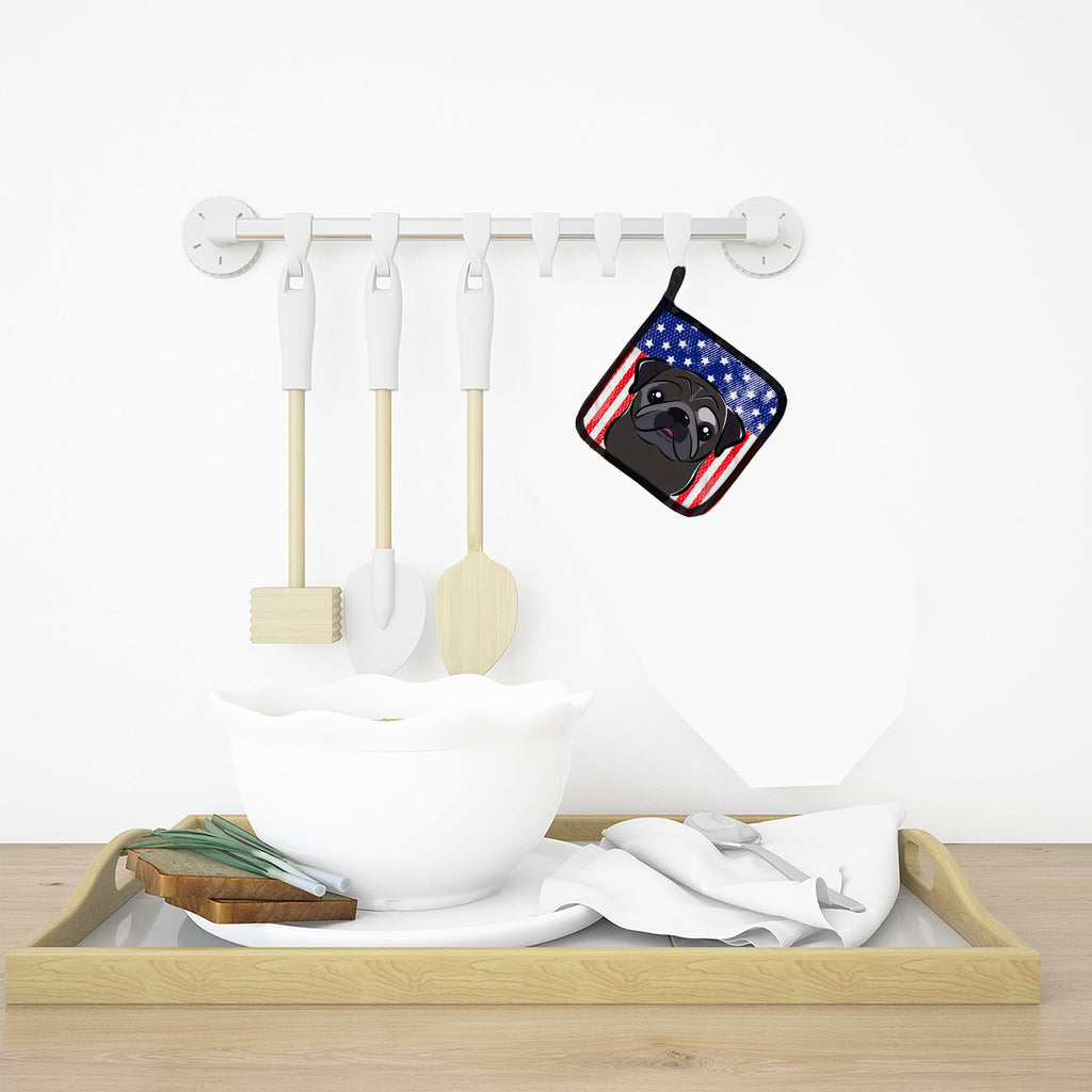 American Flag and Black Pug Pot Holder Set of 2 Heat Resistant Quilted Hot Pads 7.5 x 7.5 Inch, Insulated Kitchen Trivets for Cooking & Baking
