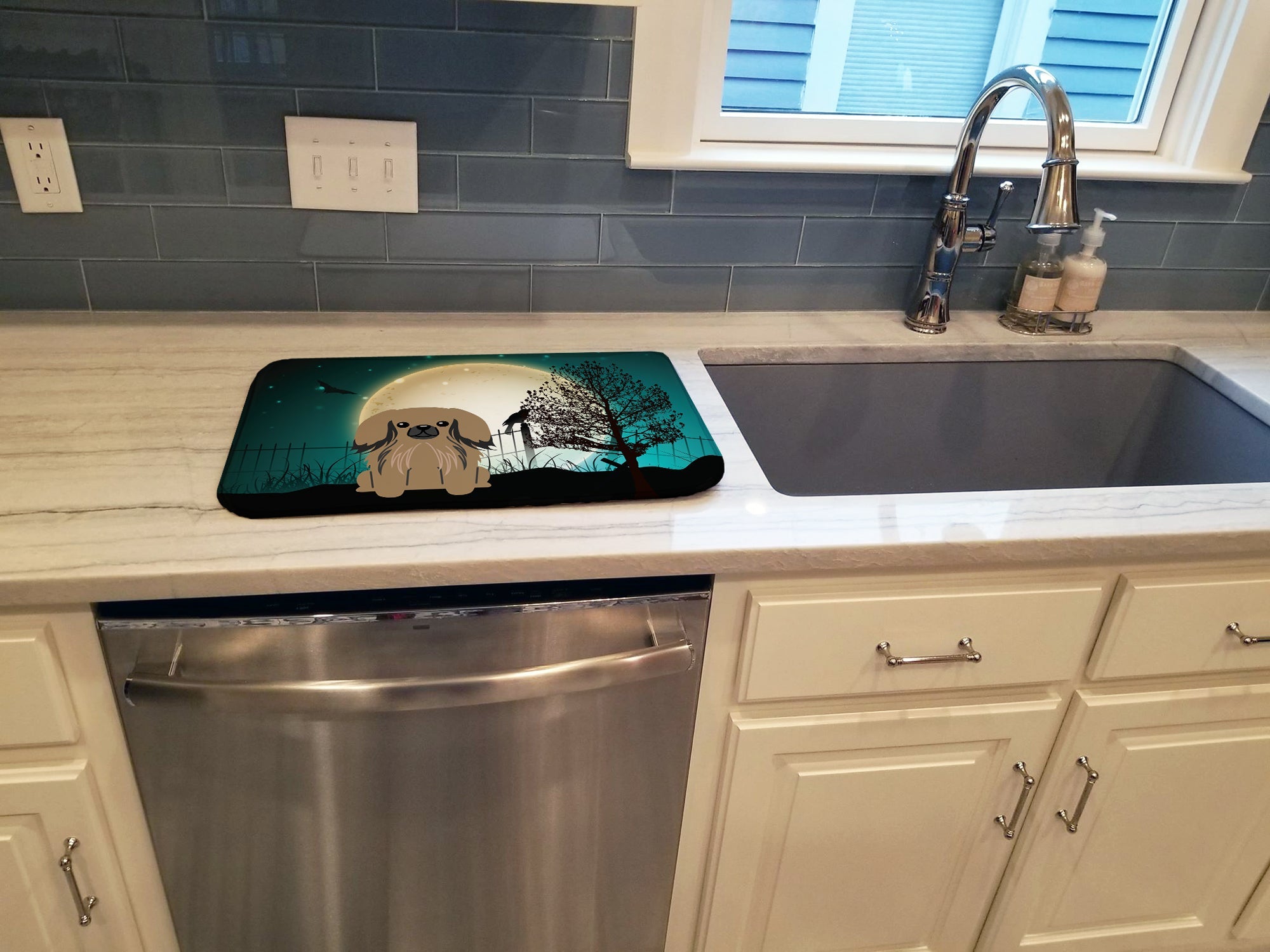 Halloween Scary Pekingese Tan Dish Drying Mat Absorbent Dish Drying Mat Pad for Kitchen Counter Dish Drainer Mat for Countertop, 14 x 21", Multicolor