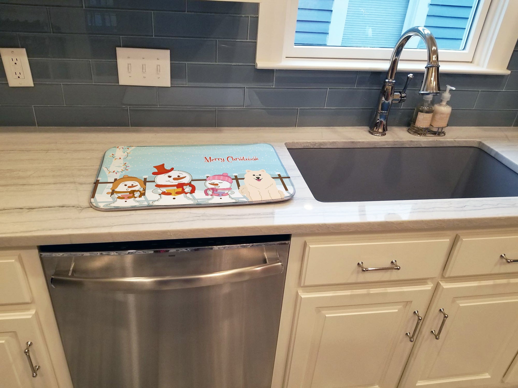 Merry Christmas Carolers Samoyed Dish Drying Mat Absorbent Dish Drying Mat Pad for Kitchen Counter Dish Drainer Mat for Countertop, 14 x 21", Multicolor