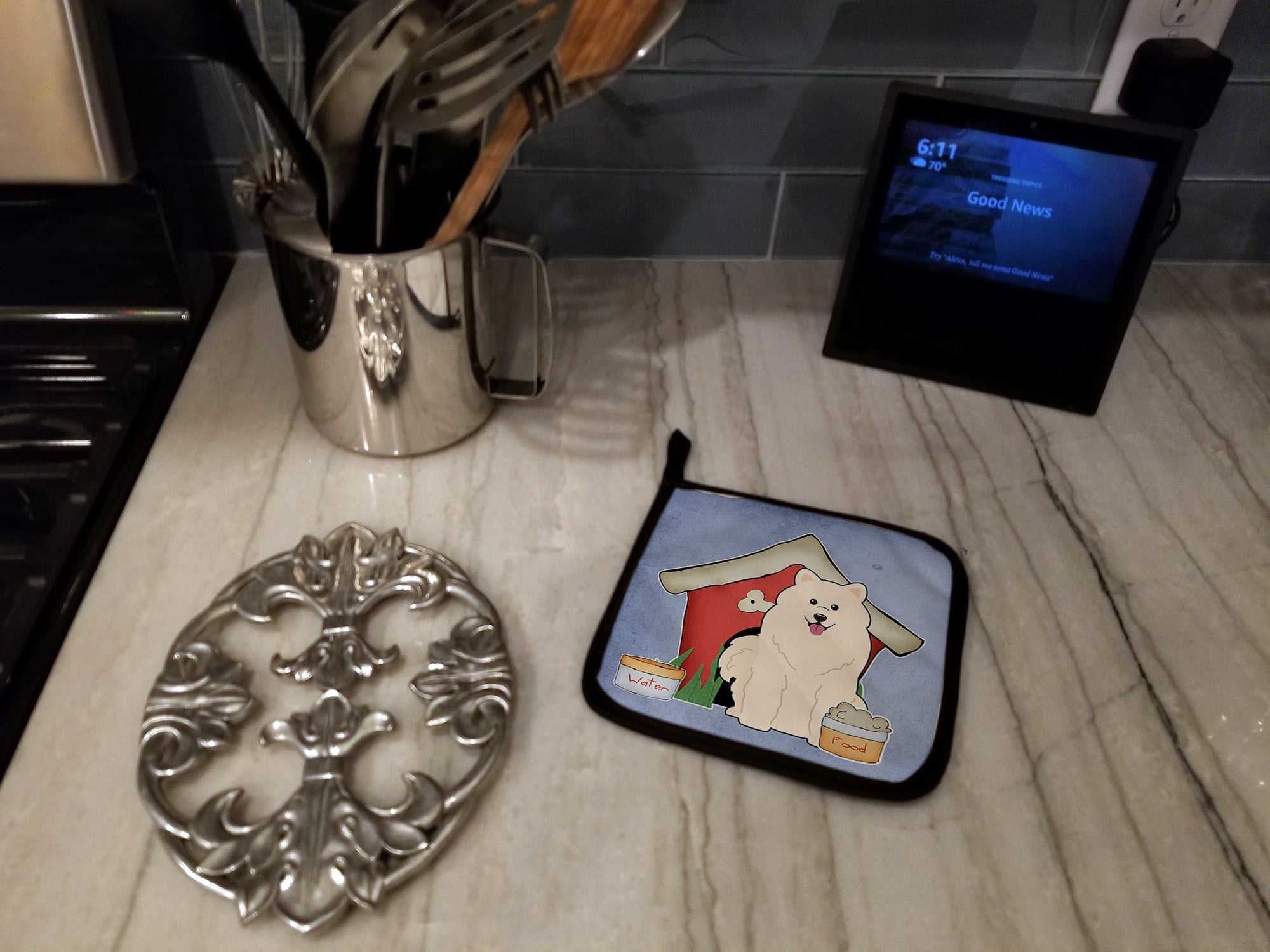 Dog House Collection Samoyed Pot Holder Set of 2 Heat Resistant Quilted Hot Pads 7.5 x 7.5 Inch, Insulated Kitchen Trivets for Cooking & Baking