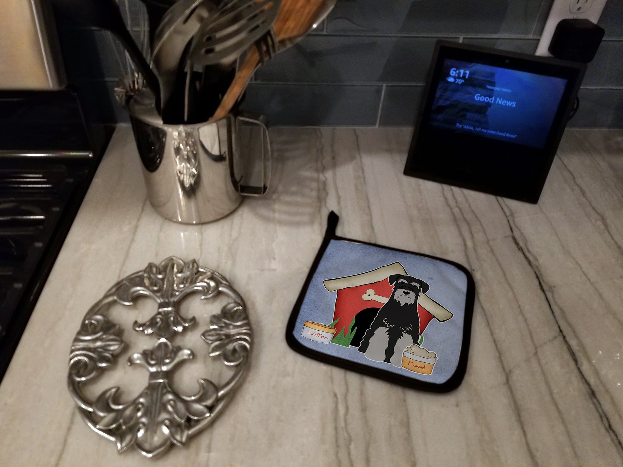 Dog House Collection Standard Schnauzer Black Grey Pot Holder Set of 2 Heat Resistant Quilted Hot Pads 7.5 x 7.5 Inch, Insulated Kitchen Trivets for Cooking & Baking