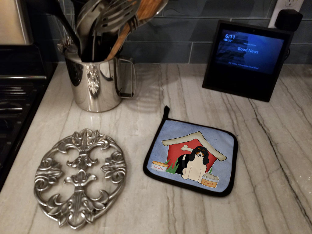 Dog House Collection Swiss Hound Pot Holder Set of 2 Heat Resistant Quilted Hot Pads 7.5 x 7.5 Inch, Insulated Kitchen Trivets for Cooking & Baking