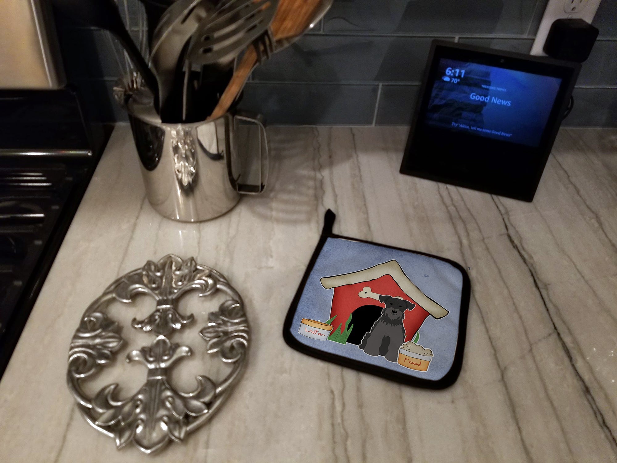 Dog House Collection Miniature Schnauzer Black Pot Holder Set of 2 Heat Resistant Quilted Hot Pads 7.5 x 7.5 Inch, Insulated Kitchen Trivets for Cooking & Baking