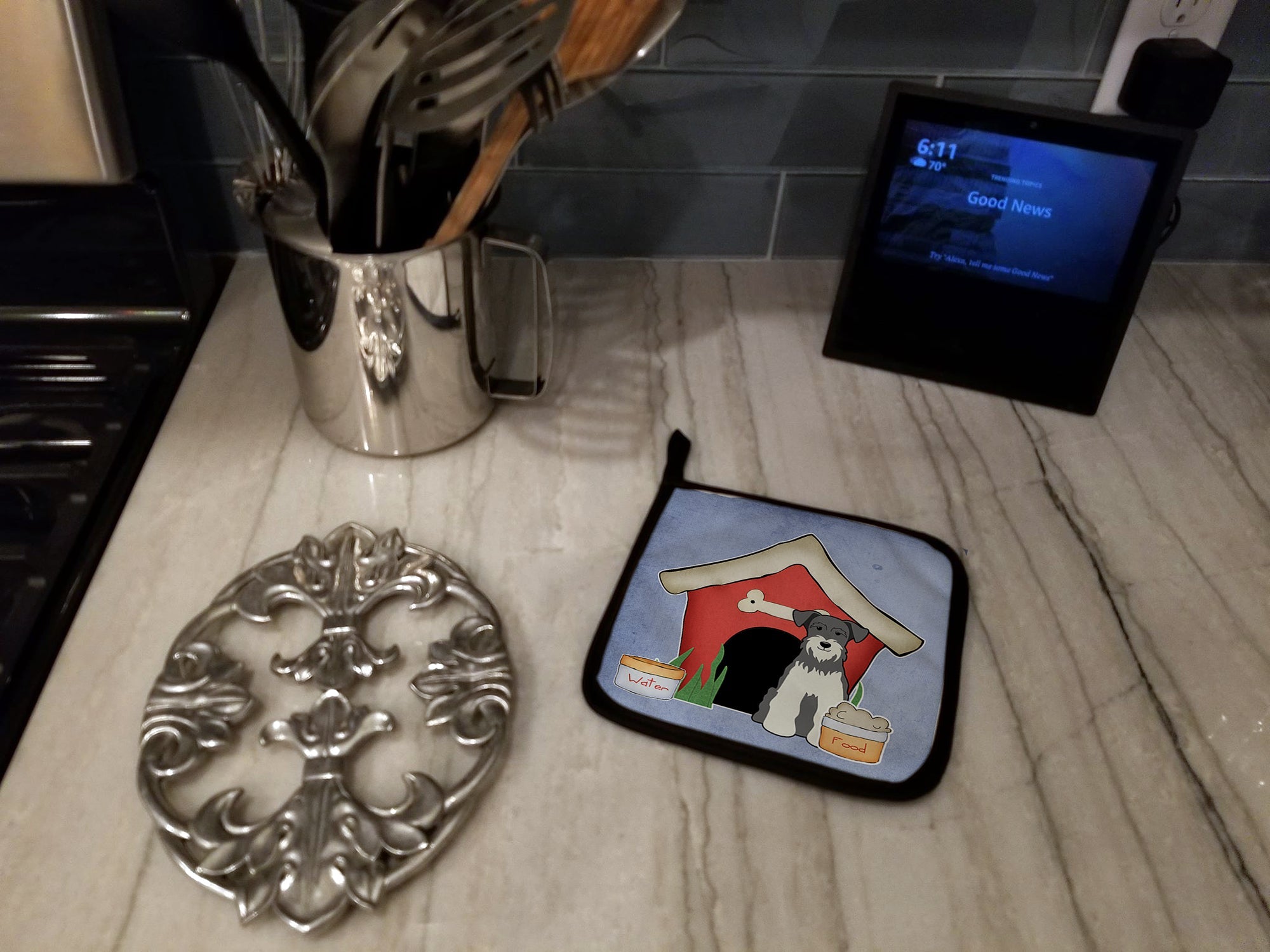 Dog House Collection Miniature Schnauzer Salt and Pepper Pot Holder Set of 2 Heat Resistant Quilted Hot Pads 7.5 x 7.5 Inch, Insulated Kitchen Trivets for Cooking & Baking