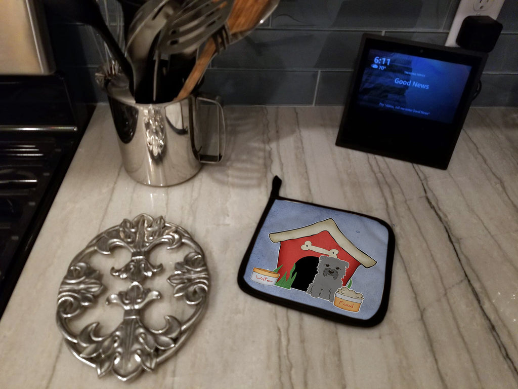 Dog House Collection Glen of Imal Grey Pot Holder Set of 2 Heat Resistant Quilted Hot Pads 7.5 x 7.5 Inch, Insulated Kitchen Trivets for Cooking & Baking