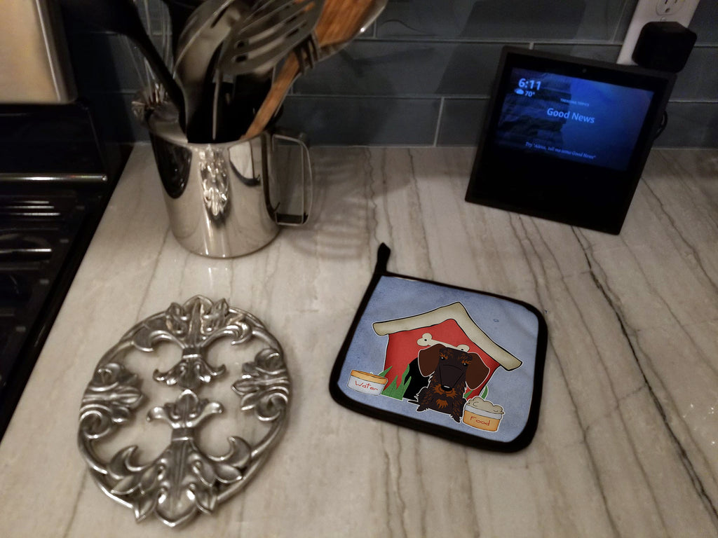 Dog House Collection Wire Haired Dachshund Chocolate Pot Holder Set of 2 Heat Resistant Quilted Hot Pads 7.5 x 7.5 Inch, Insulated Kitchen Trivets for Cooking & Baking
