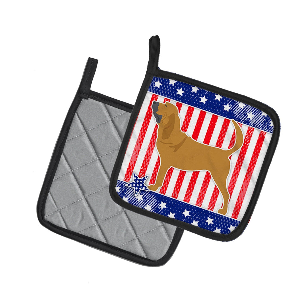 USA Patriotic Bloodhound Pot Holder Set of 2 Heat Resistant Quilted Hot Pads 7.5 x 7.5 Inch, Insulated Kitchen Trivets for Cooking & Baking