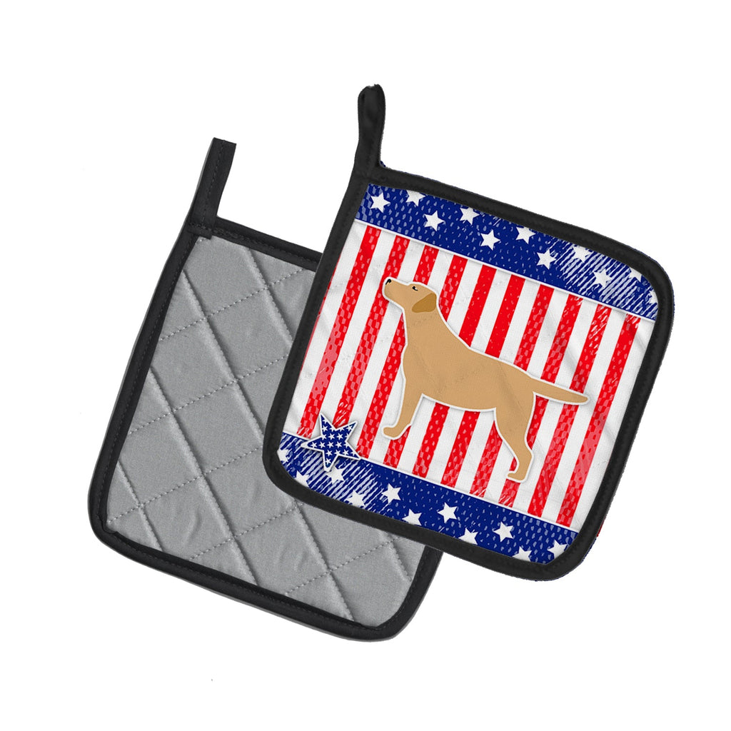 USA Patriotic Yellow Labrador Retriever Pot Holder Set of 2 Heat Resistant Quilted Hot Pads 7.5 x 7.5 Inch, Insulated Kitchen Trivets for Cooking & Baking