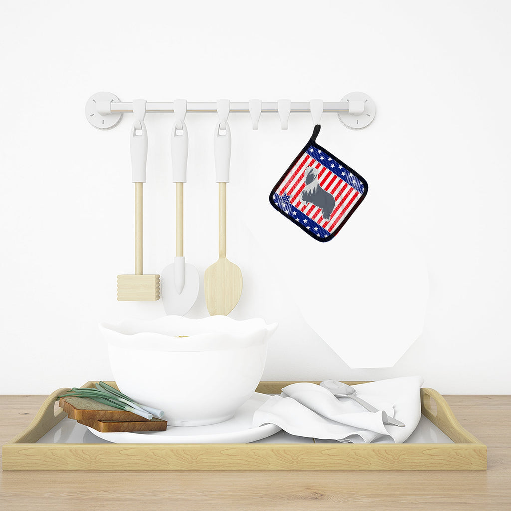 USA Patriotic Bearded Collie Pot Holder Set of 2 Heat Resistant Quilted Hot Pads 7.5 x 7.5 Inch, Insulated Kitchen Trivets for Cooking & Baking