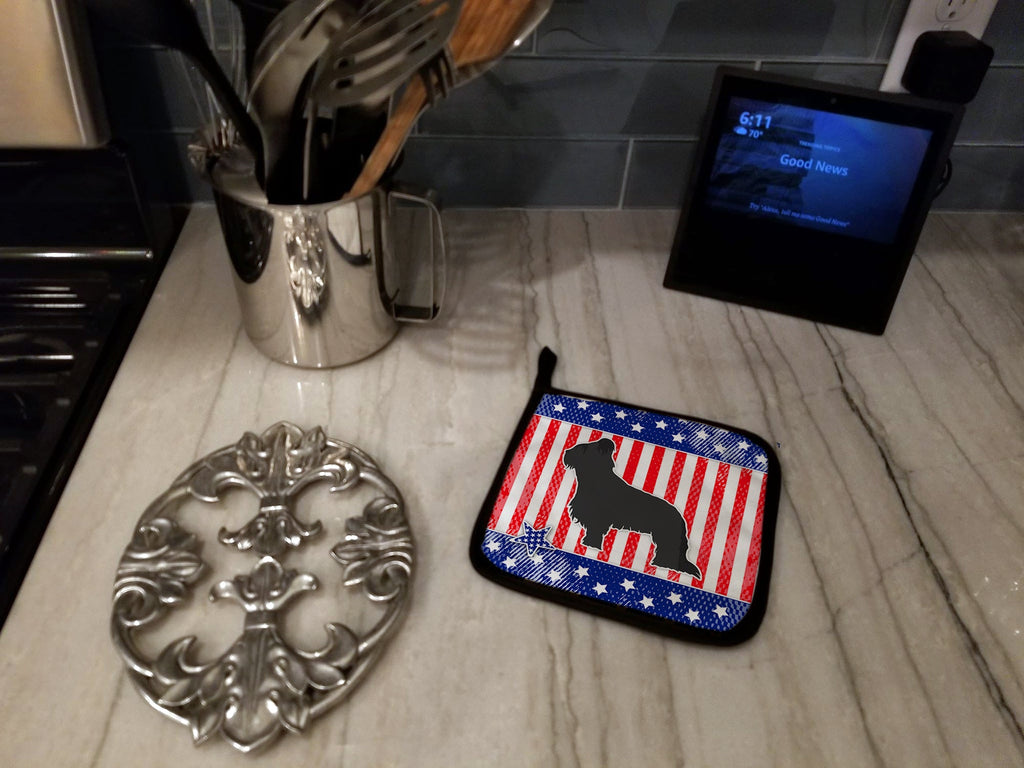 USA Patriotic Briard Pot Holder Set of 2 Heat Resistant Quilted Hot Pads 7.5 x 7.5 Inch, Insulated Kitchen Trivets for Cooking & Baking