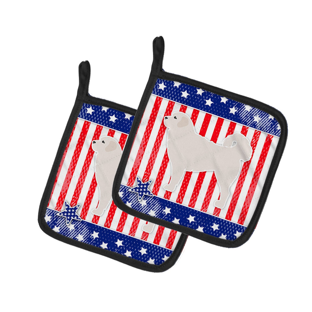 USA Patriotic Polish Tatra Sheepdog Pot Holder Set of 2 Heat Resistant Quilted Hot Pads 7.5 x 7.5 Inch, Insulated Kitchen Trivets for Cooking & Baking