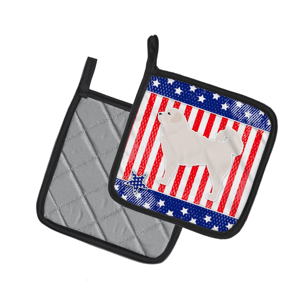 USA Patriotic Polish Tatra Sheepdog Pot Holder Set of 2 Heat Resistant Quilted Hot Pads 7.5 x 7.5 Inch, Insulated Kitchen Trivets for Cooking & Baking