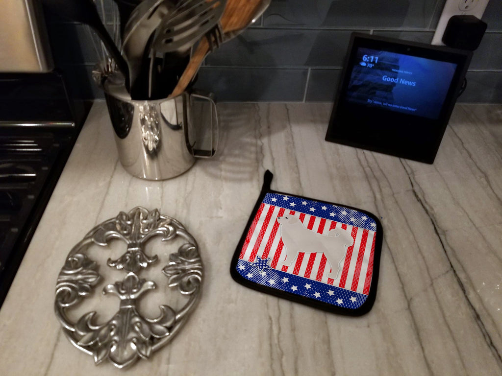 USA Patriotic Polish Tatra Sheepdog Pot Holder Set of 2 Heat Resistant Quilted Hot Pads 7.5 x 7.5 Inch, Insulated Kitchen Trivets for Cooking & Baking