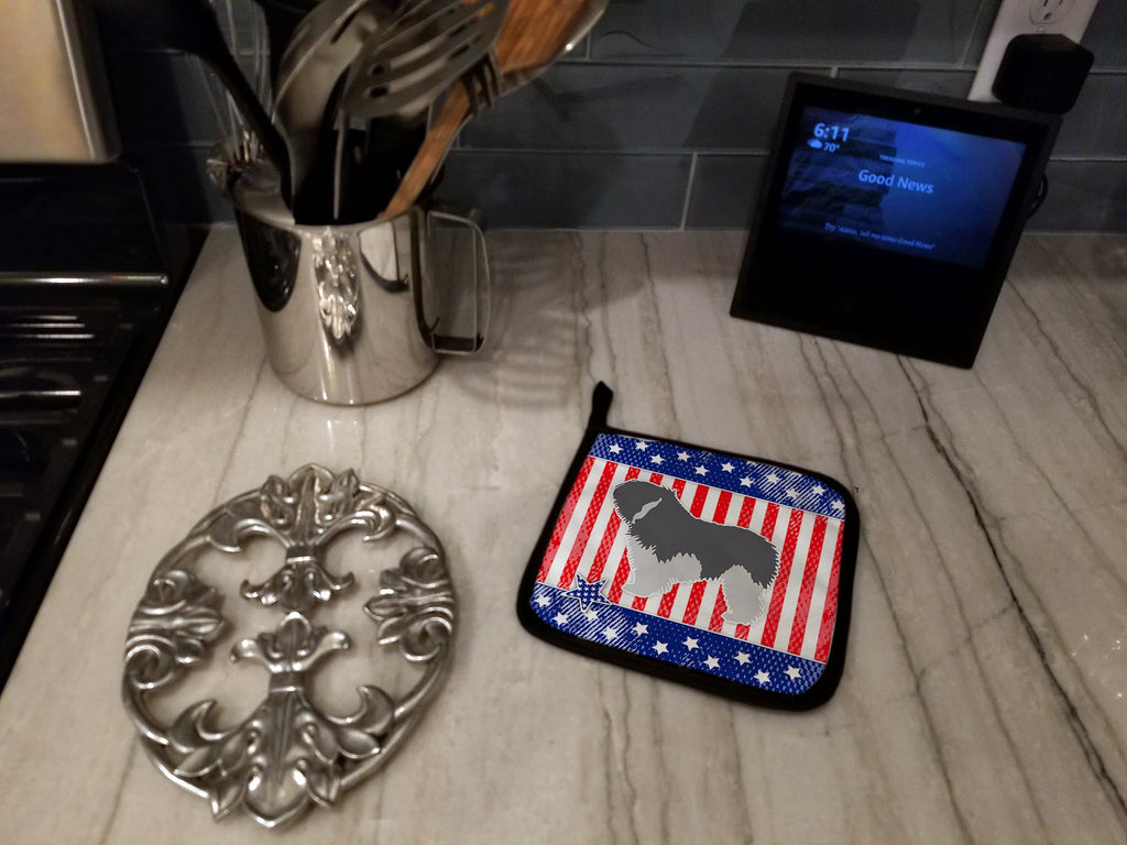 USA Patriotic Polish Lowland Sheepdog Dog Pot Holder Set of 2 Heat Resistant Quilted Hot Pads 7.5 x 7.5 Inch, Insulated Kitchen Trivets for Cooking & Baking