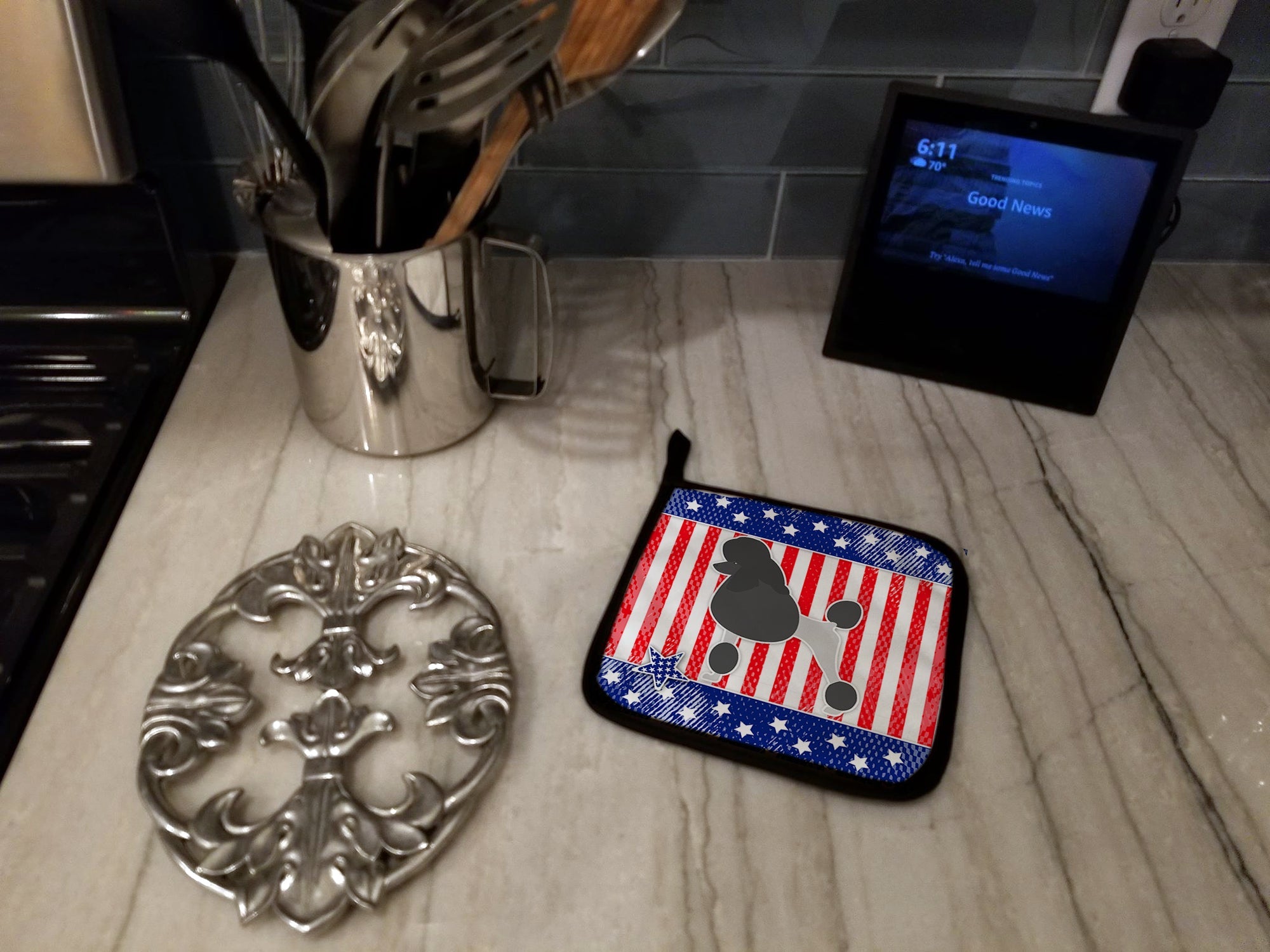USA Patriotic Poodle Pot Holder Set of 2 Heat Resistant Quilted Hot Pads 7.5 x 7.5 Inch, Insulated Kitchen Trivets for Cooking & Baking