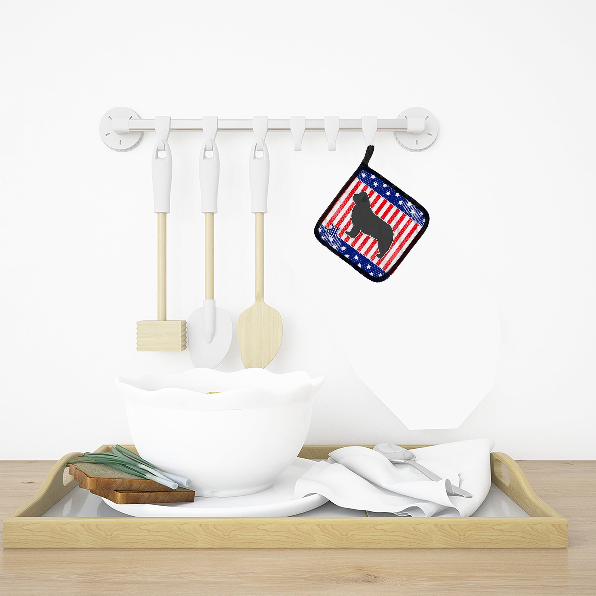 USA Patriotic Newfoundland Pot Holder Set of 2 Heat Resistant Quilted Hot Pads 7.5 x 7.5 Inch, Insulated Kitchen Trivets for Cooking & Baking