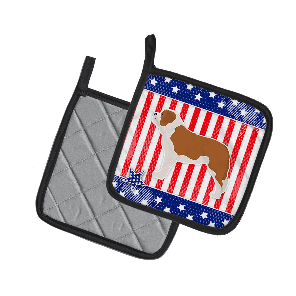 USA Patriotic Saint Bernard Pot Holder Set of 2 Heat Resistant Quilted Hot Pads 7.5 x 7.5 Inch, Insulated Kitchen Trivets for Cooking & Baking