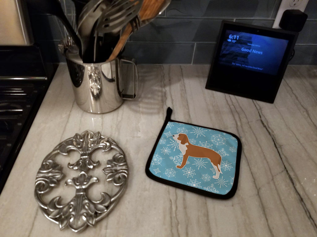 Winter Snowflake Spanish Hound Pot Holder Set of 2 Heat Resistant Quilted Hot Pads 7.5 x 7.5 Inch, Insulated Kitchen Trivets for Cooking & Baking
