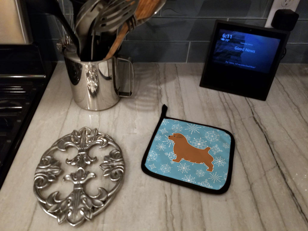 Winter Snowflake Norfolk Terrier Pot Holder Set of 2 Heat Resistant Quilted Hot Pads 7.5 x 7.5 Inch, Insulated Kitchen Trivets for Cooking & Baking