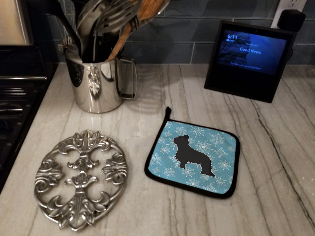 Winter Snowflake Briard Pot Holder Set of 2 Heat Resistant Quilted Hot Pads 7.5 x 7.5 Inch, Insulated Kitchen Trivets for Cooking & Baking