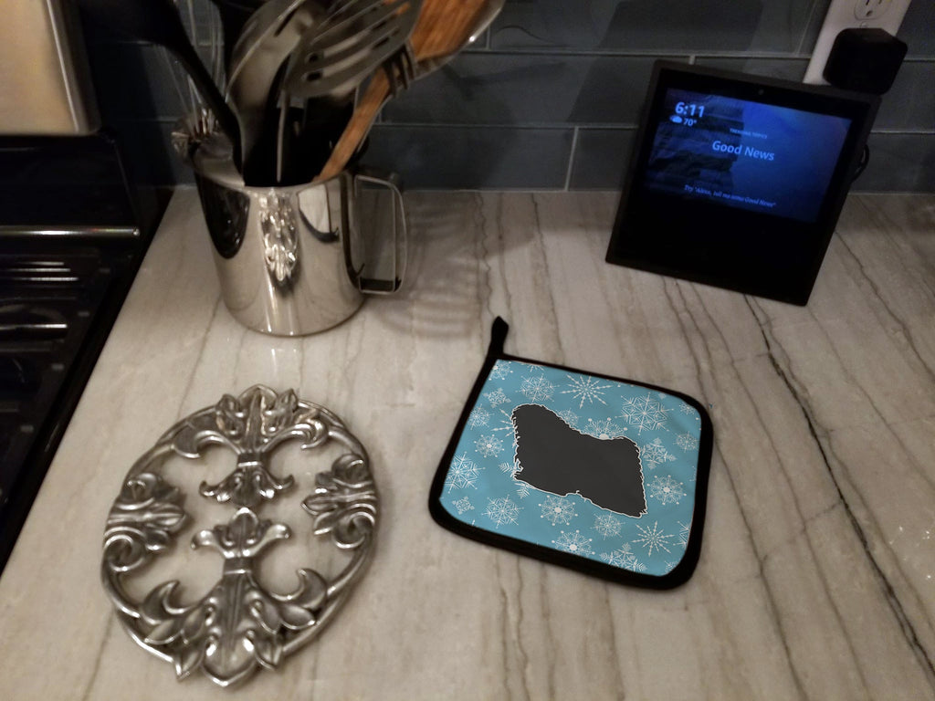 Winter Snowflake Puli Pot Holder Set of 2 Heat Resistant Quilted Hot Pads 7.5 x 7.5 Inch, Insulated Kitchen Trivets for Cooking & Baking