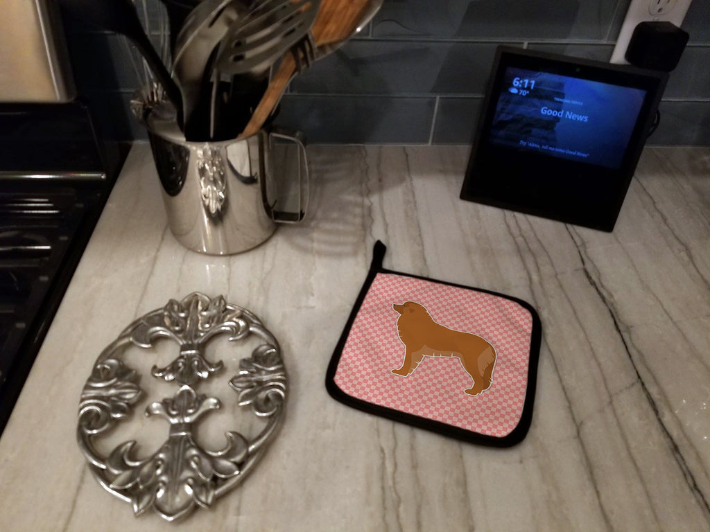 Leonberger Checkerboard Pink Pot Holder Set of 2 Heat Resistant Quilted Hot Pads 7.5 x 7.5 Inch, Insulated Kitchen Trivets for Cooking & Baking