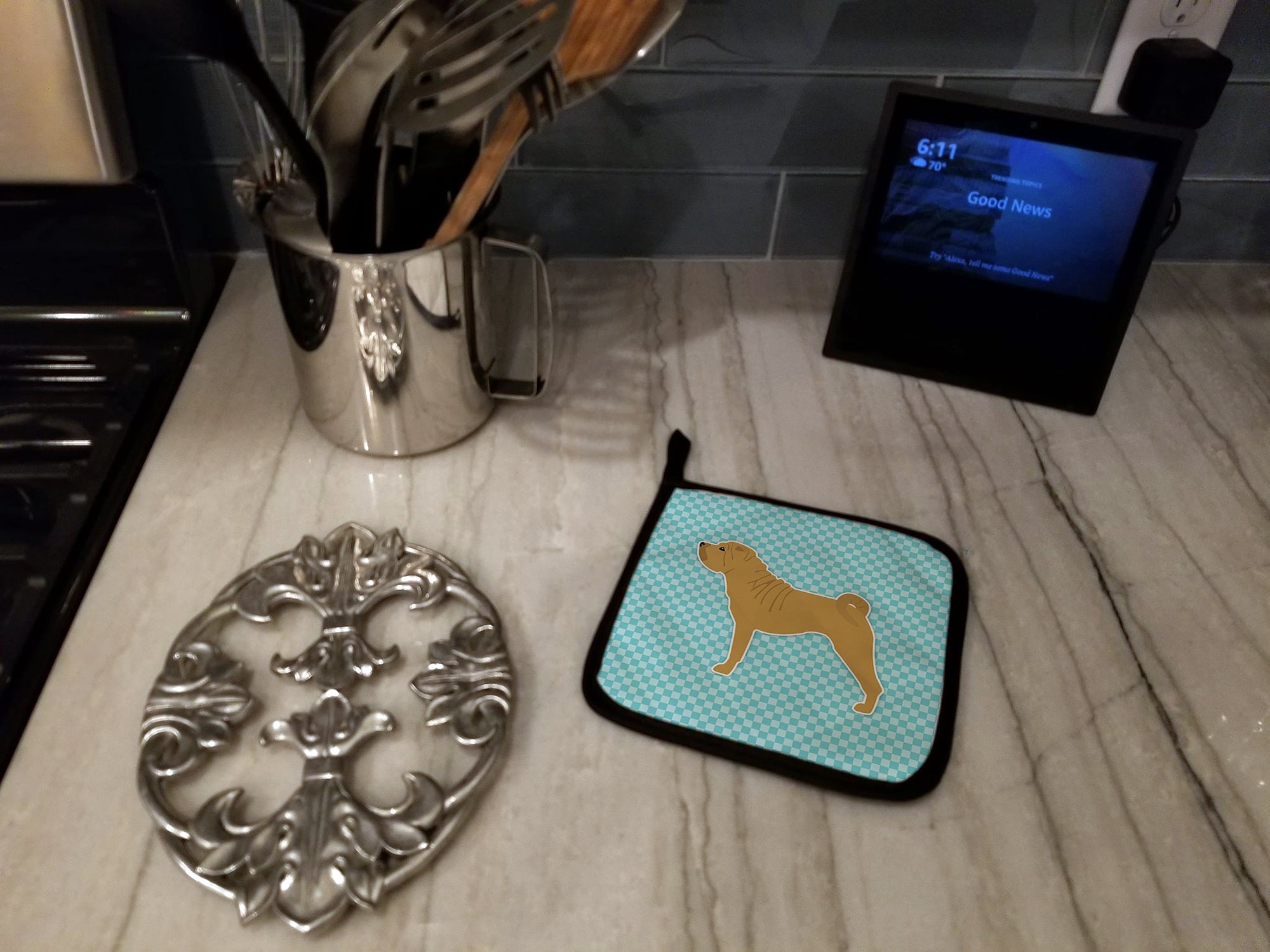 Shar Pei Checkerboard Blue Pot Holder Set of 2 Heat Resistant Quilted Hot Pads 7.5 x 7.5 Inch, Insulated Kitchen Trivets for Cooking & Baking