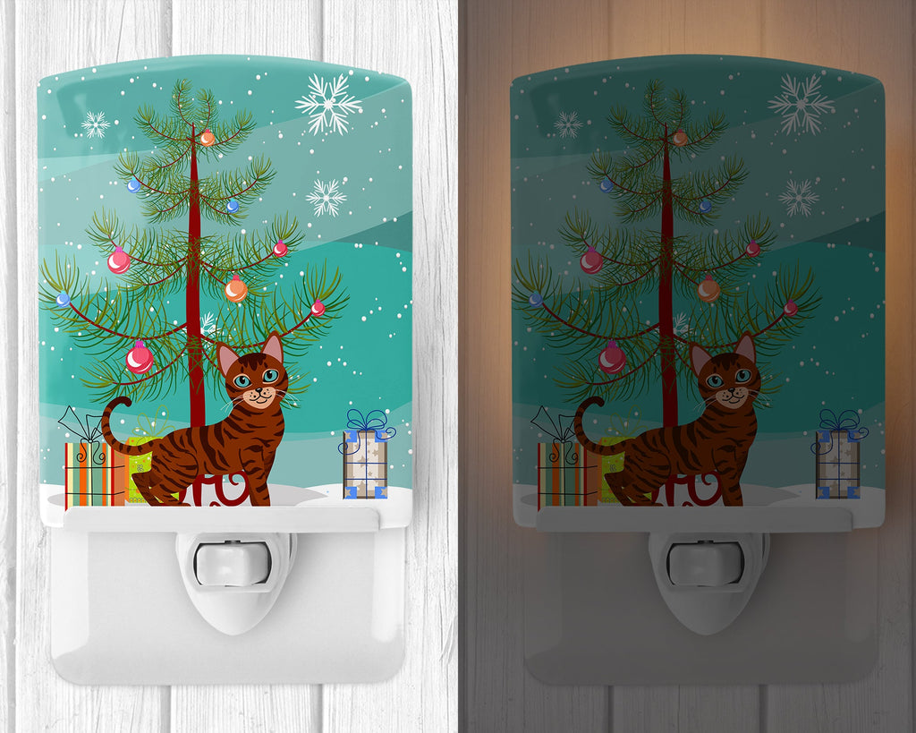 Toyger Cat Merry Christmas Tree Ceramic Night Light Compact, UL-Certified, Ideal for Bedroom, Bathroom, Nursery, Hallway, Kitchen, 6x4x3, Multicolor