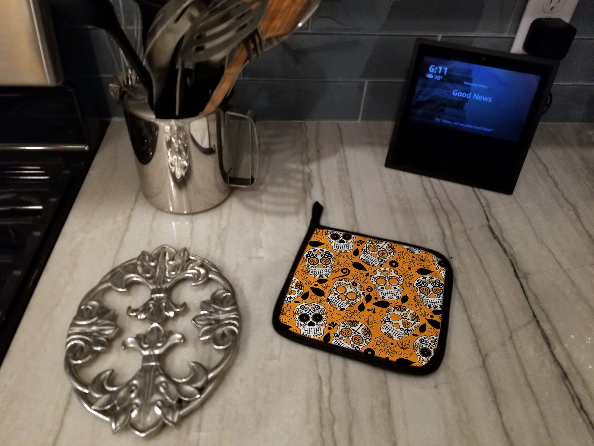 Day of the Dead Orange Pot Holder Set of 2 Heat Resistant Quilted Hot Pads 7.5 x 7.5 Inch, Insulated Kitchen Trivets for Cooking & Baking