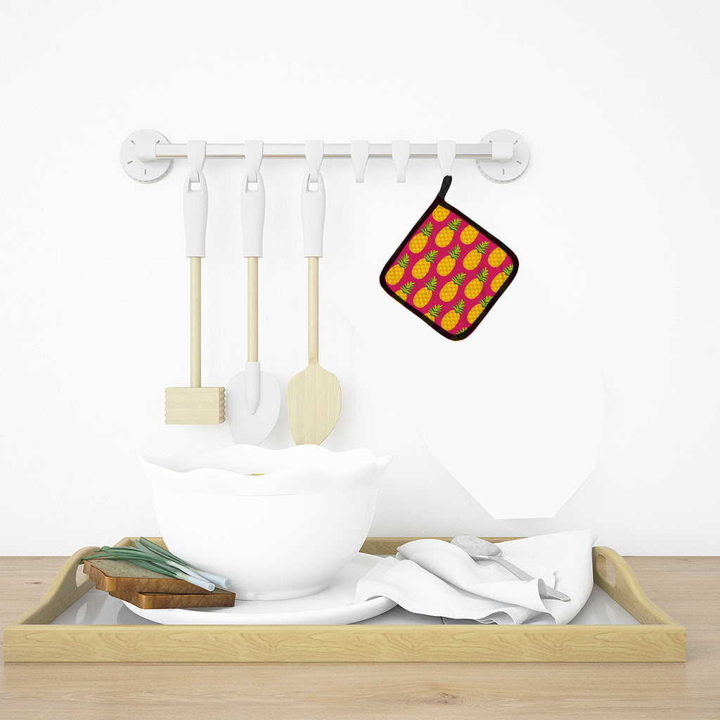 Pineapples on Pink Pot Holder Set of 2 Heat Resistant Quilted Hot Pads 7.5 x 7.5 Inch, Insulated Kitchen Trivets for Cooking & Baking