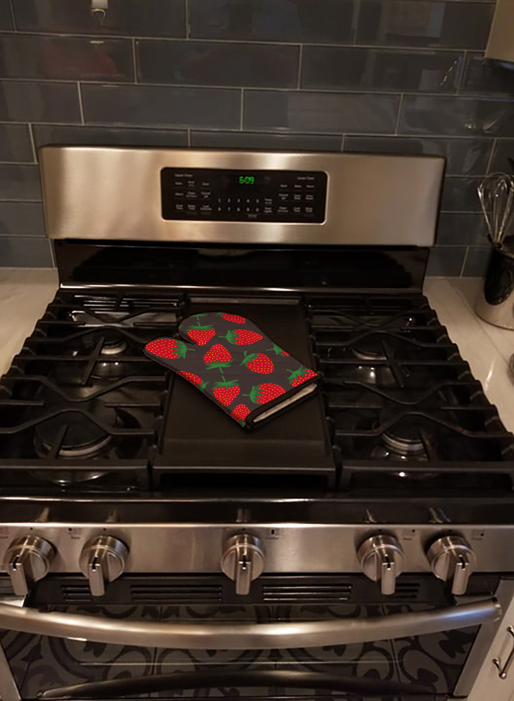 Strawberries on Gray Oven Mitt Heat Resistant Thick Oven Mitt for Hot Pans and Oven, Kitchen Mitt Protect Hands, Cooking Baking Glove