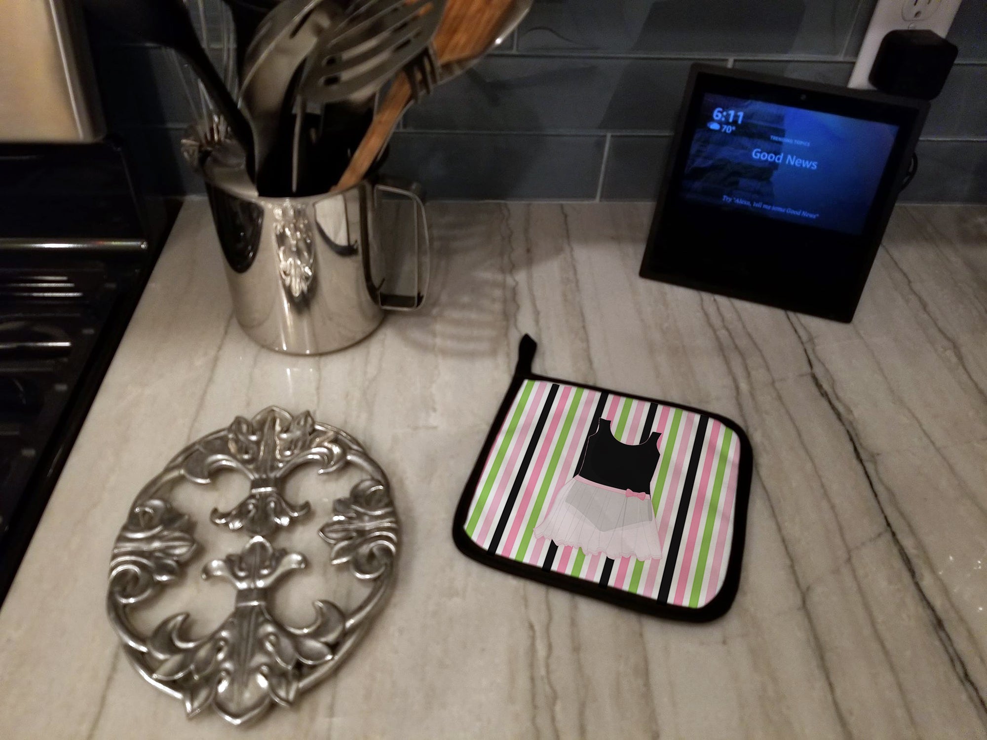 Ballerina Leotard and skirt Pot Holder Set of 2 Heat Resistant Quilted Hot Pads 7.5 x 7.5 Inch, Insulated Kitchen Trivets for Cooking & Baking