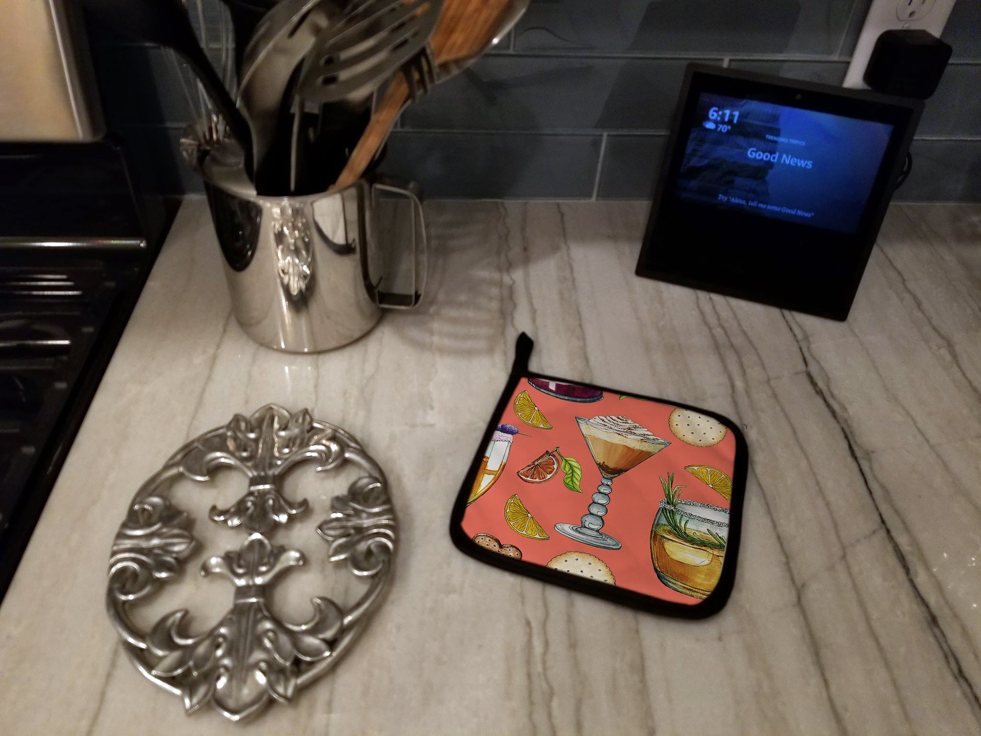 Drinks and Cocktails Salmon Pot Holder Set of 2 Heat Resistant Quilted Hot Pads 7.5 x 7.5 Inch, Insulated Kitchen Trivets for Cooking & Baking