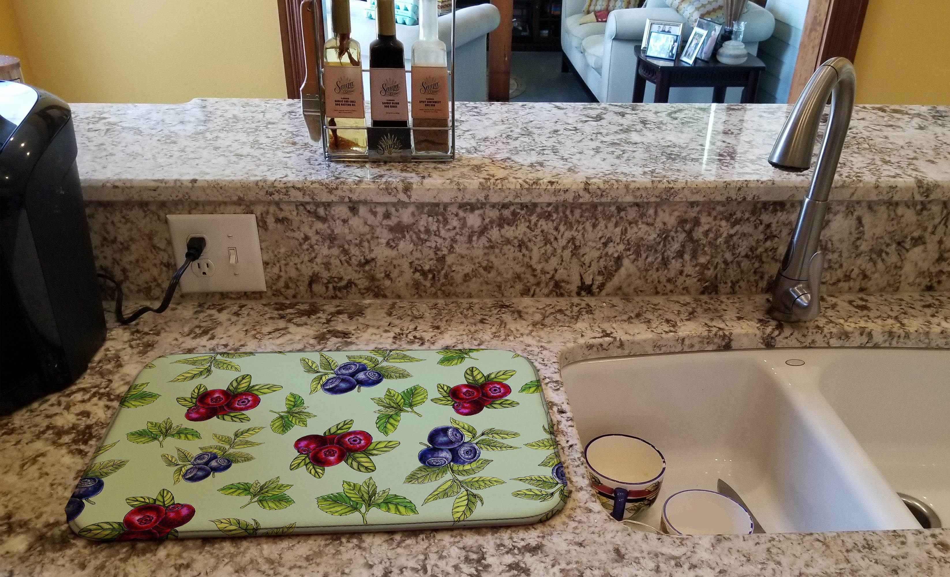 Berries in Green Dish Drying Mat Absorbent Dish Drying Mat Pad for Kitchen Counter Dish Drainer Mat for Countertop, 14 x 21", Multicolor