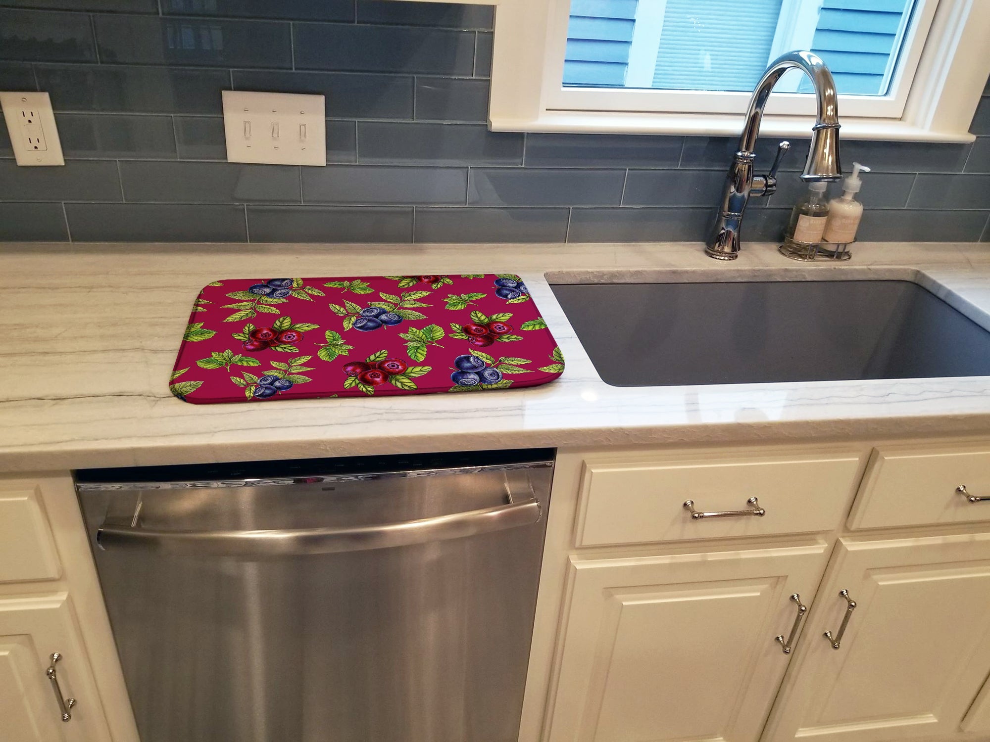 Berries Dish Drying Mat Absorbent Dish Drying Mat Pad for Kitchen Counter Dish Drainer Mat for Countertop, 14 x 21", Multicolor