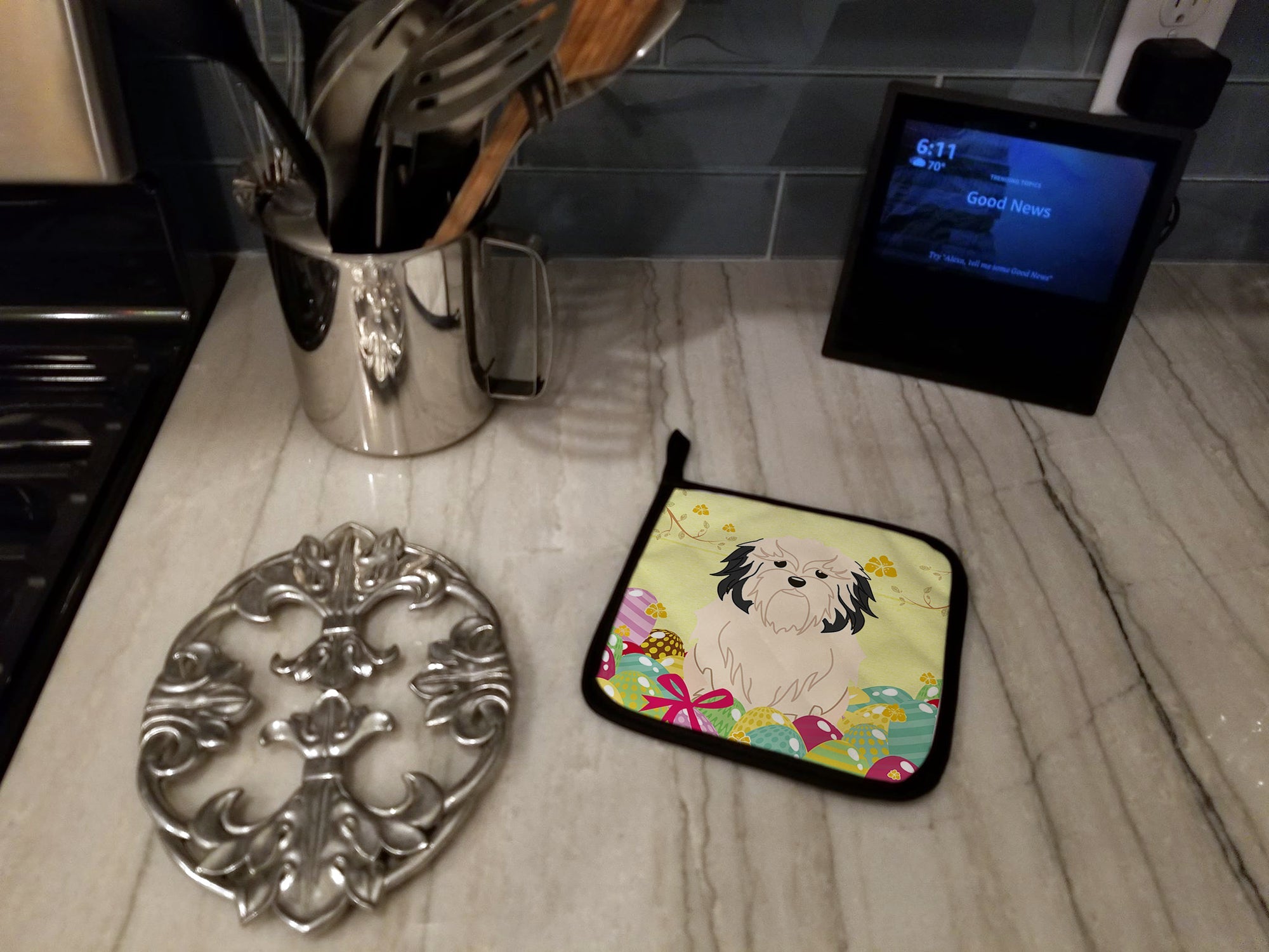 Easter Eggs Lowchen Pot Holder Set of 2 Heat Resistant Quilted Hot Pads 7.5 x 7.5 Inch, Insulated Kitchen Trivets for Cooking & Baking
