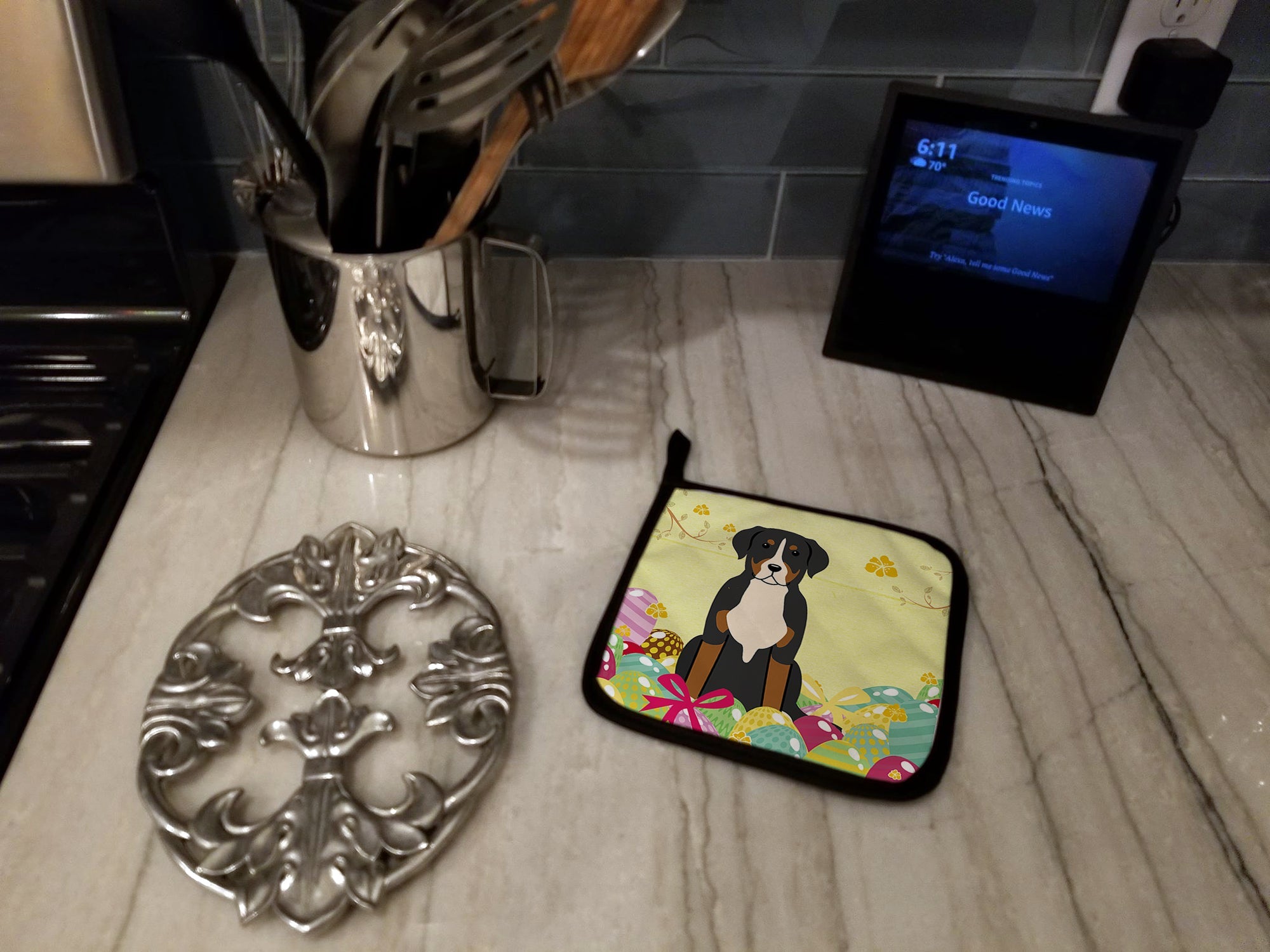 Easter Eggs Greater Swiss Mountain Dog Pot Holder Set of 2 Heat Resistant Quilted Hot Pads 7.5 x 7.5 Inch, Insulated Kitchen Trivets for Cooking & Baking