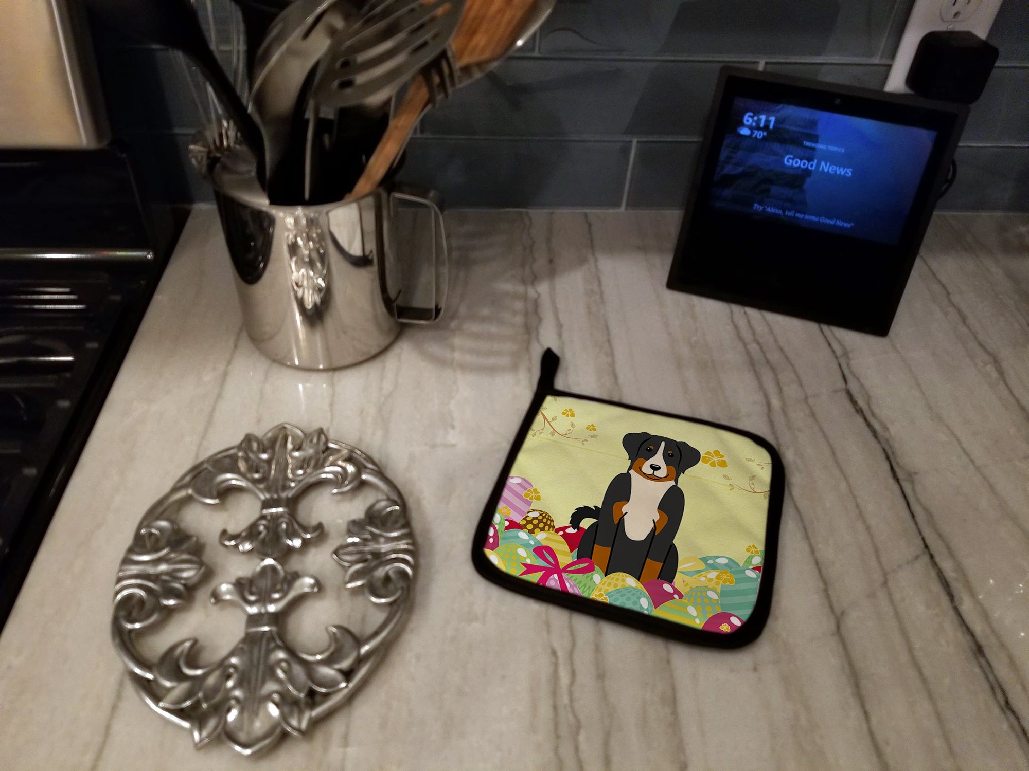 Easter Eggs Appenzeller Sennenhund Pot Holder Set of 2 Heat Resistant Quilted Hot Pads 7.5 x 7.5 Inch, Insulated Kitchen Trivets for Cooking & Baking