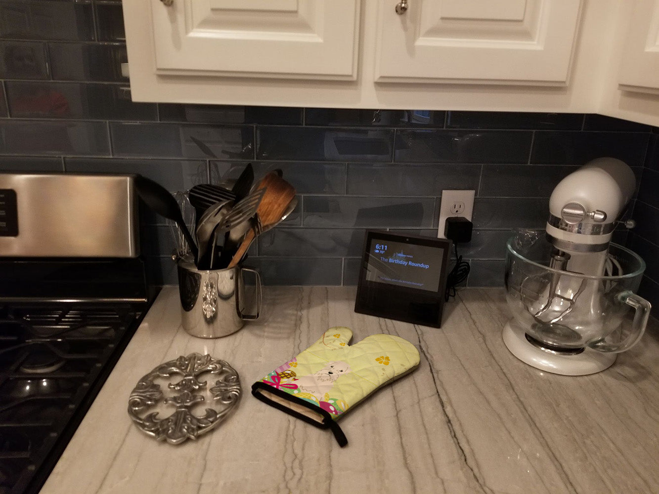 Easter Eggs Soft Coated Wheaten Terrier Oven Mitt Heat Resistant Thick Oven Mitt for Hot Pans and Oven, Kitchen Mitt Protect Hands, Cooking Baking Glove