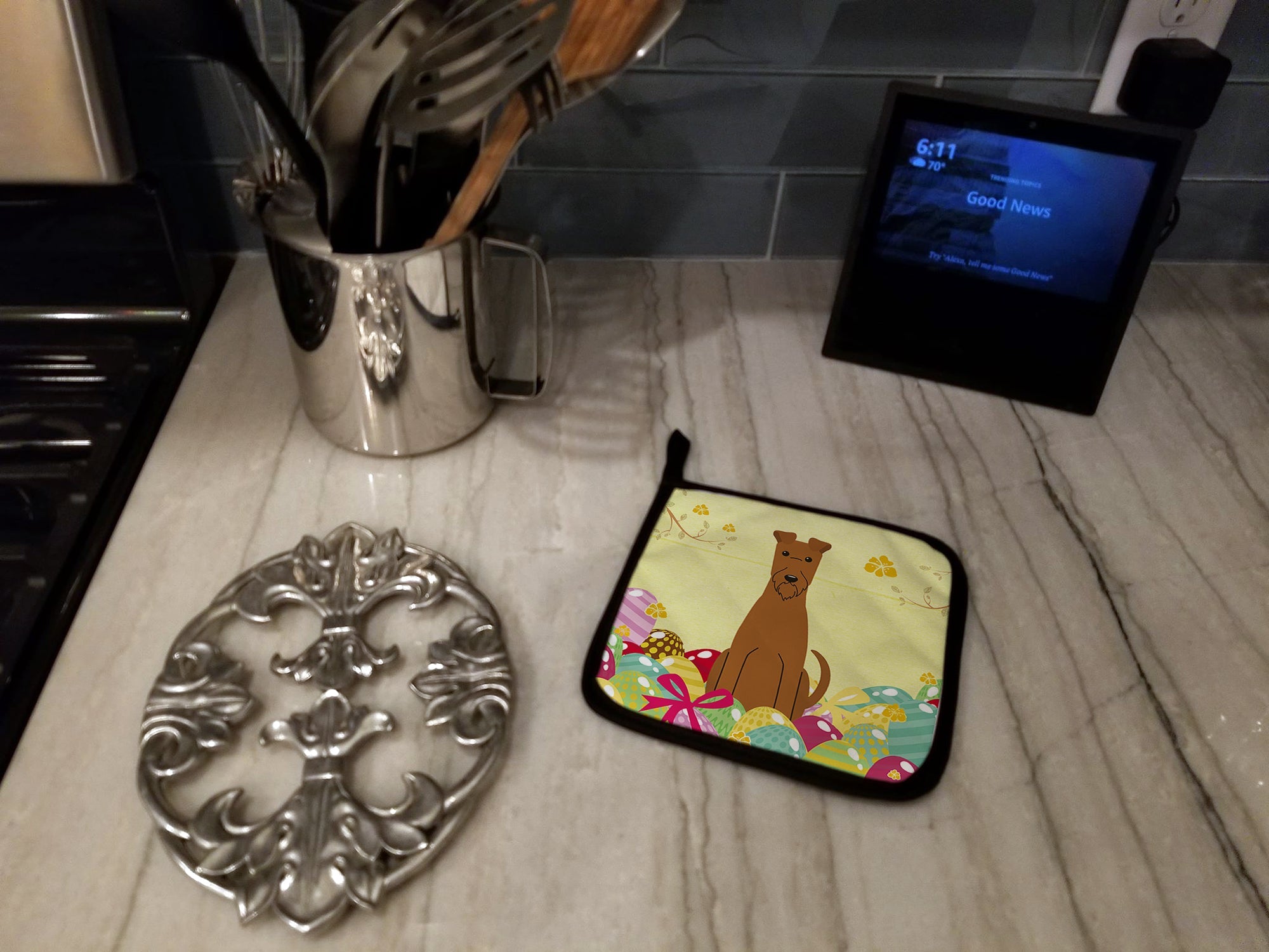 Easter Eggs Irish Terrier Pot Holder Set of 2 Heat Resistant Quilted Hot Pads 7.5 x 7.5 Inch, Insulated Kitchen Trivets for Cooking & Baking