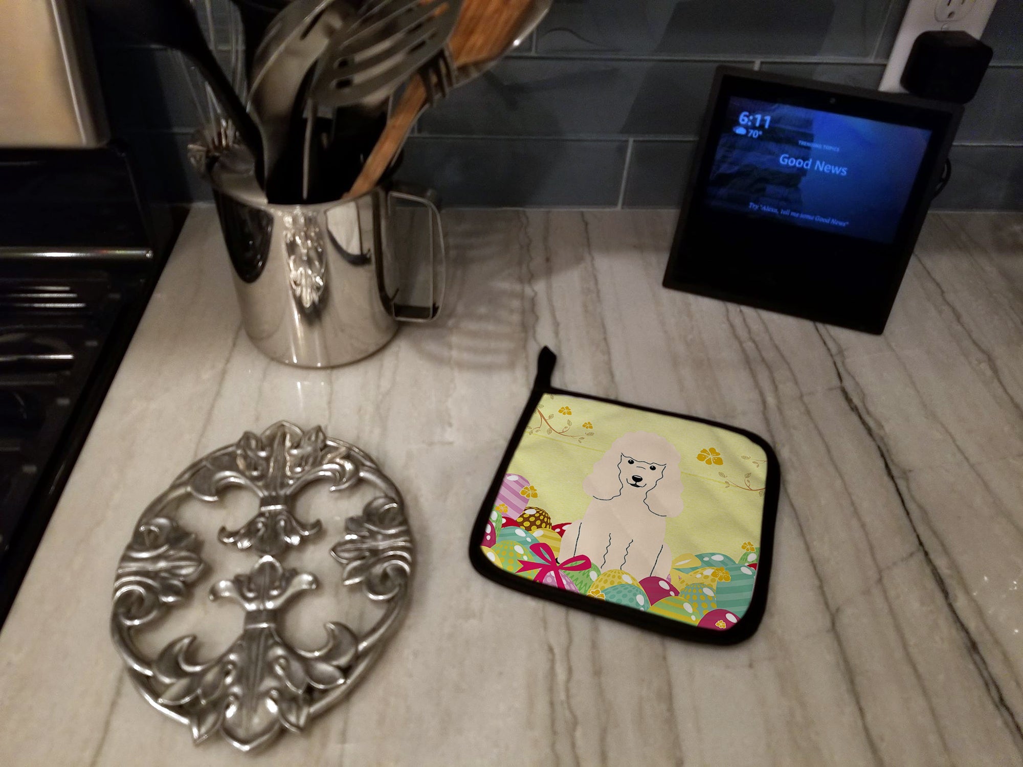 Easter Eggs Poodle White Pot Holder Set of 2 Heat Resistant Quilted Hot Pads 7.5 x 7.5 Inch, Insulated Kitchen Trivets for Cooking & Baking