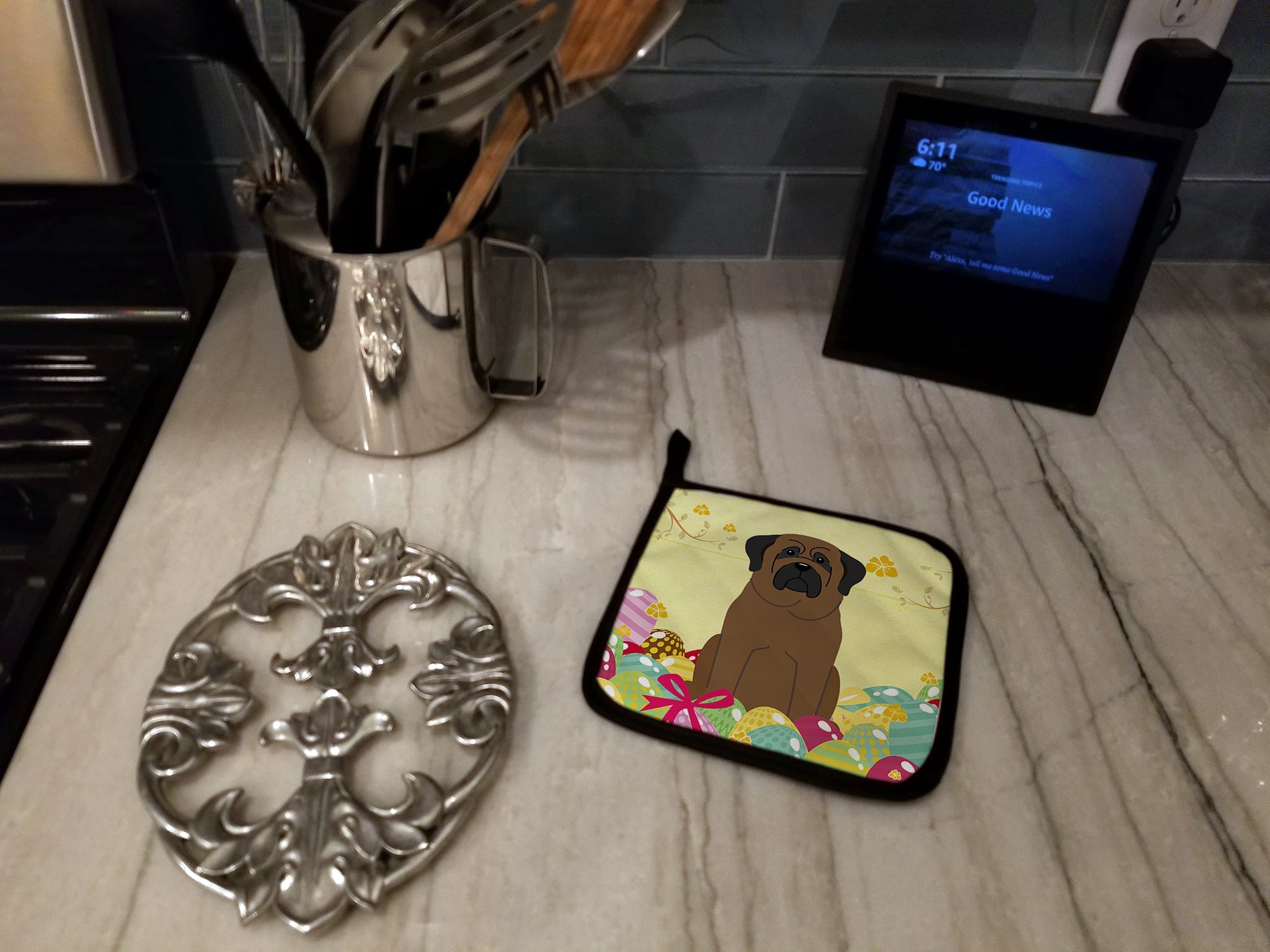 Easter Eggs Bullmastiff Pot Holder Set of 2 Heat Resistant Quilted Hot Pads 7.5 x 7.5 Inch, Insulated Kitchen Trivets for Cooking & Baking