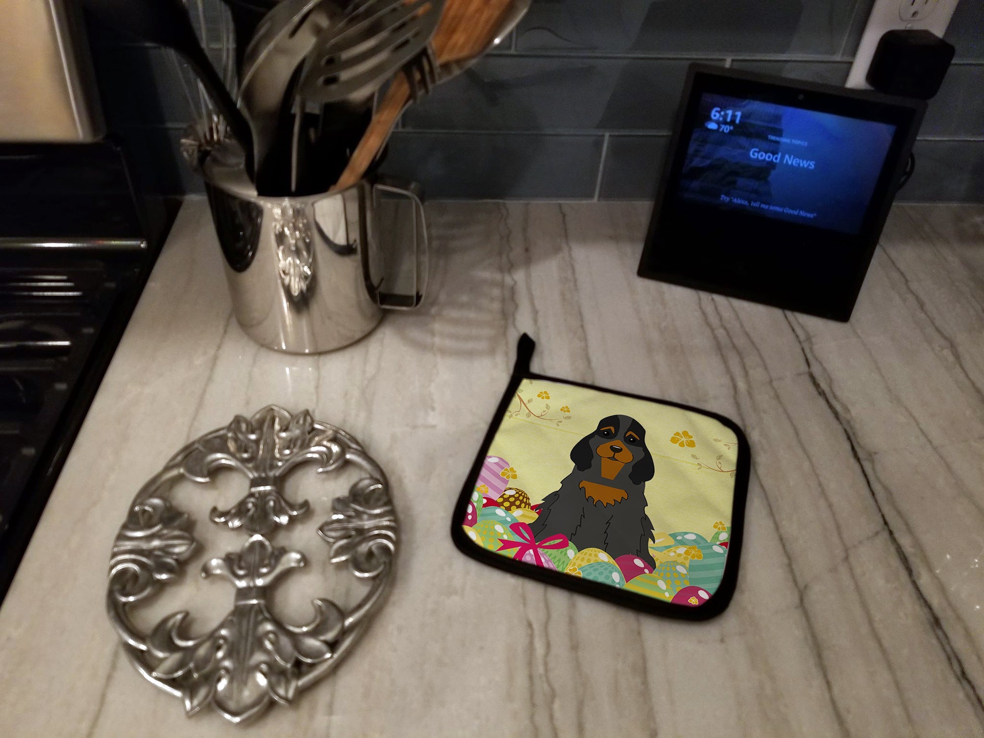 Easter Eggs Cocker Spaniel Black Tan Pot Holder Set of 2 Heat Resistant Quilted Hot Pads 7.5 x 7.5 Inch, Insulated Kitchen Trivets for Cooking & Baking